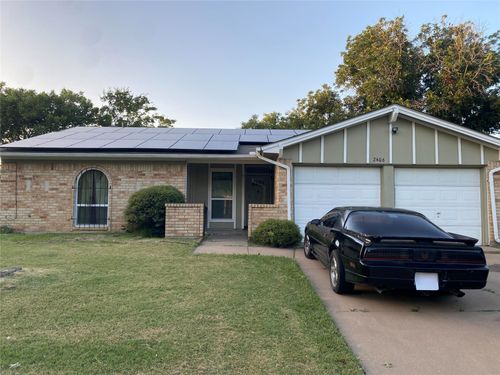 2406 Parkside Dr, Grand Prairie, TX, 75052-4611 | Card Image