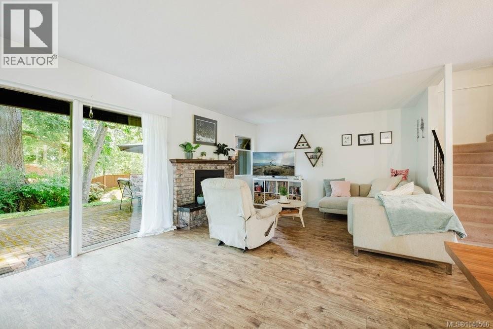 Residential in Esquimalt 4