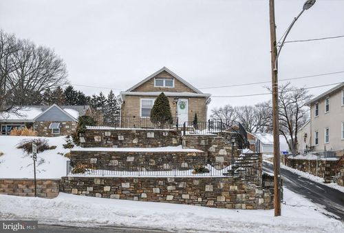 208 Limekiln Pike, GLENSIDE, PA, 19038-3320 | Card Image