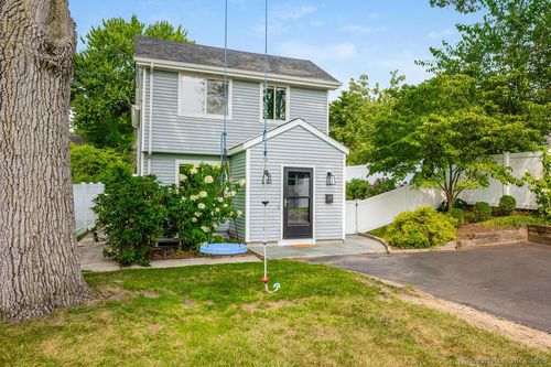 130 Massachusetts Ave, Fairfield, CT, 06824-5328 | Card Image