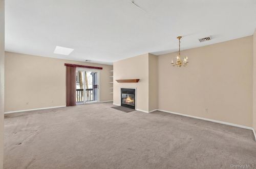 97 Sunfish Lndg, Mohegan Lake, NY, 10547-1219 | Card Image