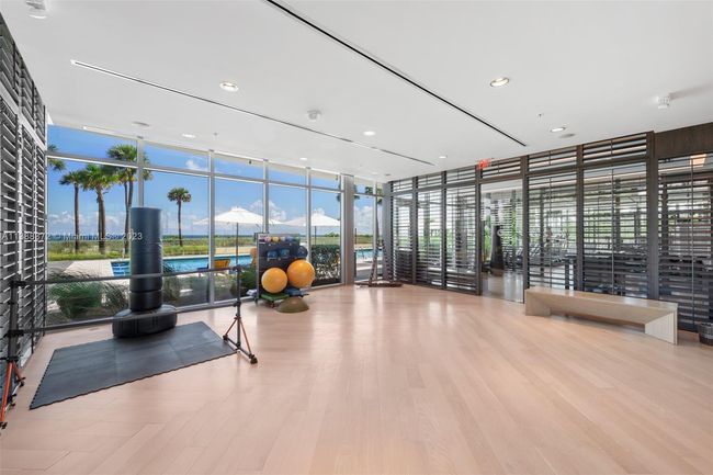 UNIT-1002S - 360 Ocean Dr, Condo with 4 bedrooms, 6 bathrooms and null parking in Key Biscayne FL | Image 63