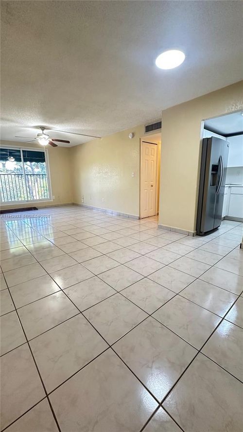 apt-305-606 W 81st St, Hialeah, FL, 33014-4156 | Card Image