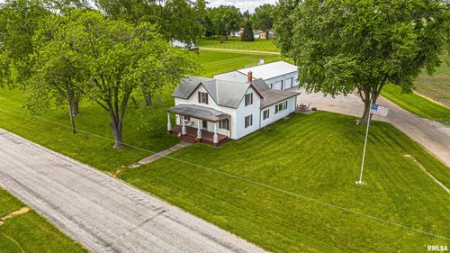 327 E Oak St, Broadwell, IL, 62634-6324 | Card Image