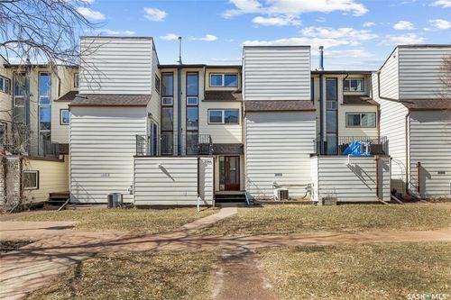 5064 10th Ave, Regina, SK, S4T7P4 | Card Image