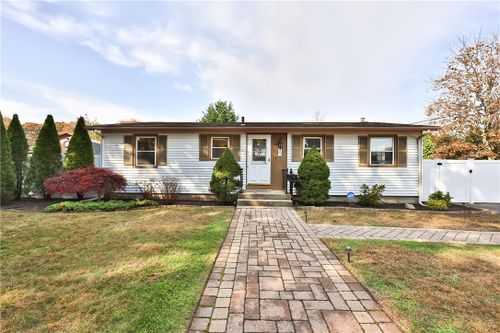 33 Morse Avenue, Warwick, RI, 02886 | Card Image