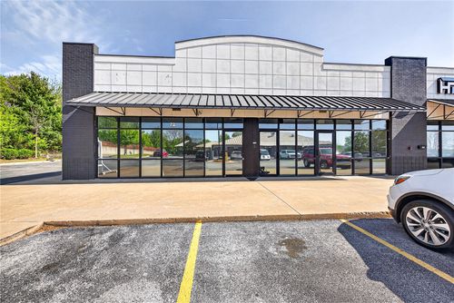 72 W Joyce Blvd, Fayetteville, AR, 72703-6211 | Card Image