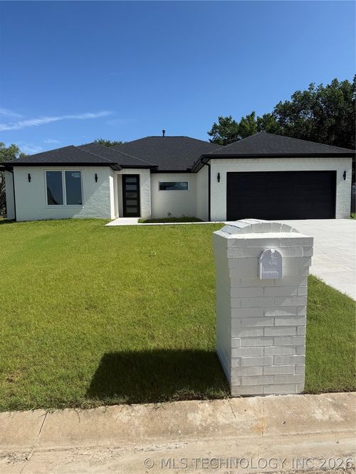 308 W Lauren Street, Kiefer, OK, 74041 | Card Image