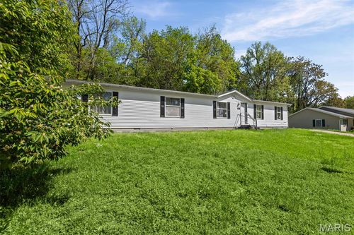 22 Brown Dr, Fairview Heights, IL, 62208-2330 | Card Image