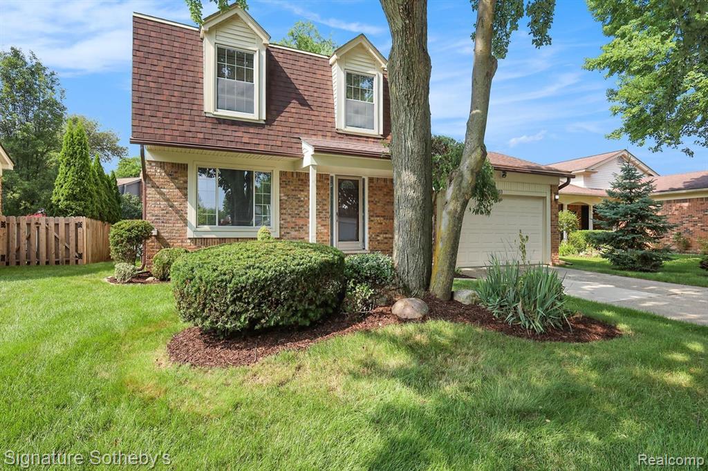 Congress Dr, Sterling Heights, MI 48313