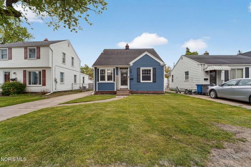 3133 Strathmoor Ave, Toledo, OH, 43614-3821 | Card Image