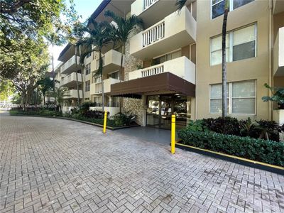 311 - 1800 Sans Souci Blvd, Condo with 1 bedrooms, 1 bathrooms and null parking in North Miami FL | Image 1