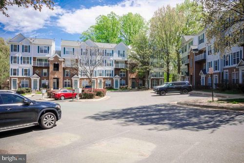 301-12715 Fair Crest Ct, FAIRFAX, VA, 22033-3861 | Card Image