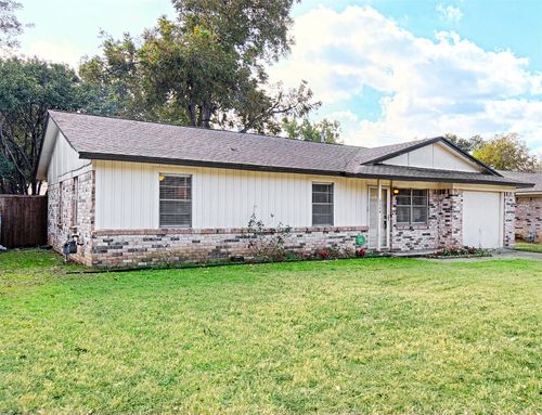 2304 Meadow Crst, Irving, TX, 75060-7230 | Card Image