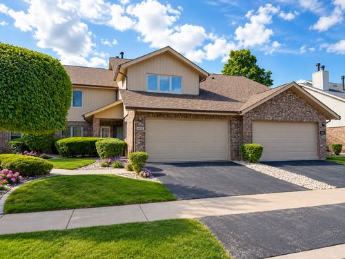 7b-8952 Silverdale Dr, Orland Park, IL, 60462-3382 | Card Image