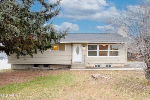 216 N 65th Pl, Yakima, WA, 98908-1303 | Card Image