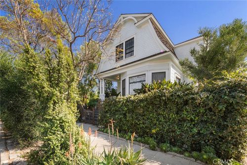 628 W 10th St, Long Beach, CA, 90813-4343 | Card Image