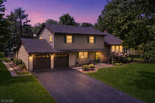 4 Gail Ct, Hillsborough, NJ, 08844-3022 | Card Image