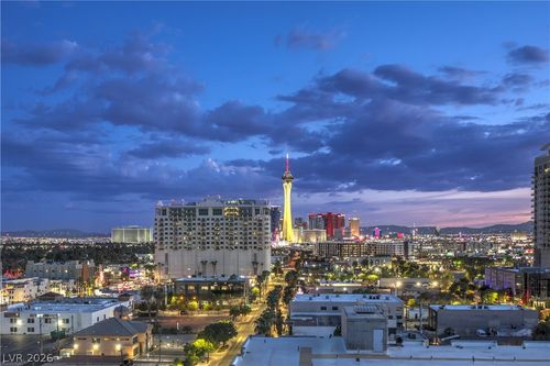 752-353 E Bonneville Ave, Las Vegas, NV, 89101-6622 | Card Image