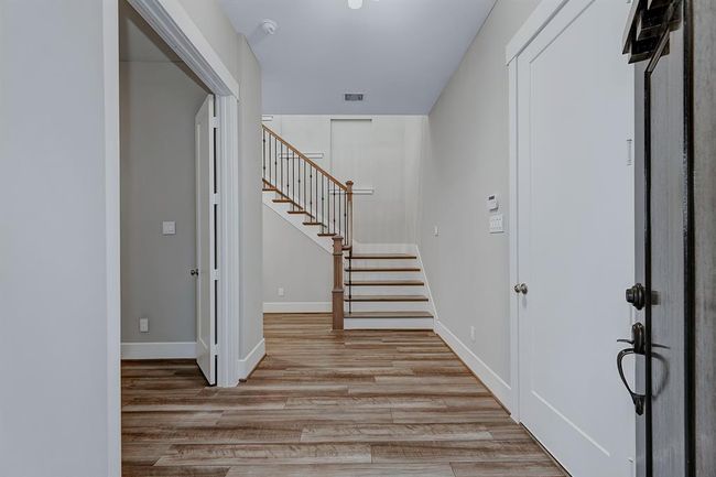 46 Dobbs View Ln, House other with 3 bedrooms, 3 bathrooms and 2 parking in Spring TX | Image 5