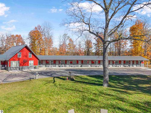 10422 Cadillac Highway, Thompsonville, MI, 49683 | Card Image