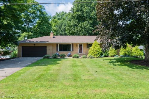 484 Beaumont Dr, Fairlawn, OH, 44333-3262 | Card Image