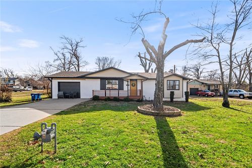 803 Nw 2nd St, Bentonville, AR, 72712-5118 | Card Image