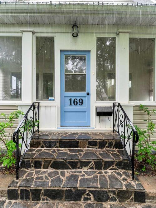 169 5 St Se, Medicine Hat, AB, T1A0M4 | Card Image