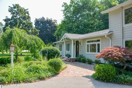 623 Edmar Dr, Traverse City, MI, 49686-1934 | Card Image