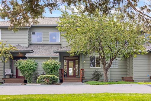 987 Golden Pheasant Dr, Redmond, OR, 97756-8293 | Card Image