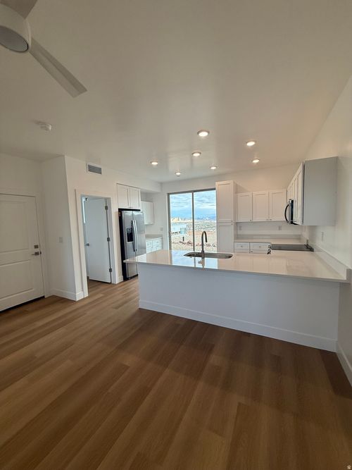 1336 E Lone Rock View Dr, Big Water, UT, 84741 | Card Image