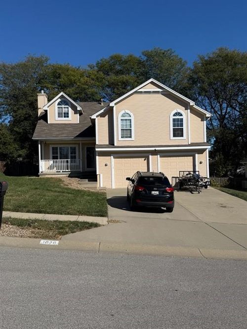 1028 Bob White Ln, Liberty, MO, 64068-7427 | Card Image