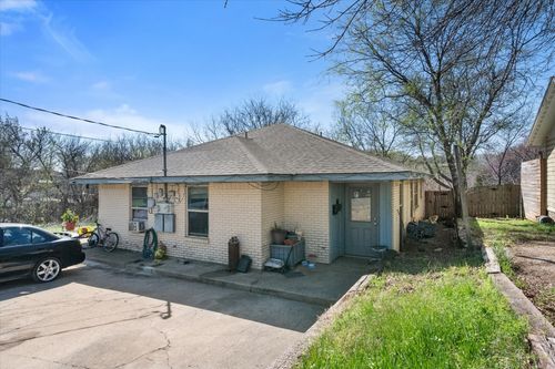 1129 College St, Grand Prairie, TX, 75050-5448 | Card Image