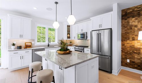 74-3505 Bennington Dr, Fishkill, NY, 12524-4996 | Card Image