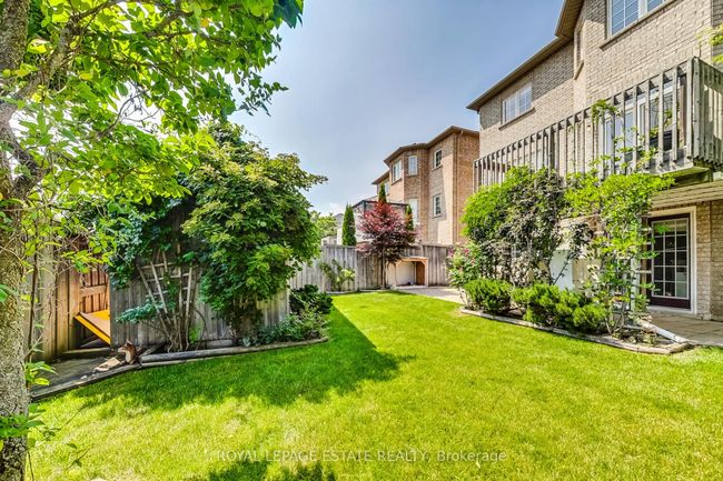 955 Coyston Dr, House other with 5 bedrooms, 5 bathrooms and 4 parking in Oshawa ON | Image 38
