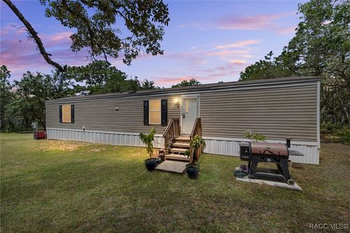 9088 S Berkshire Ave, Inverness, FL, 34452-9001 | Card Image