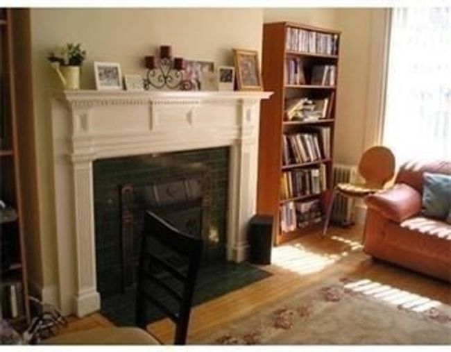 APT-1 - 12 Royce Rd, Condo with 1 bedrooms, 1 bathrooms and null parking in Boston MA | Image 4