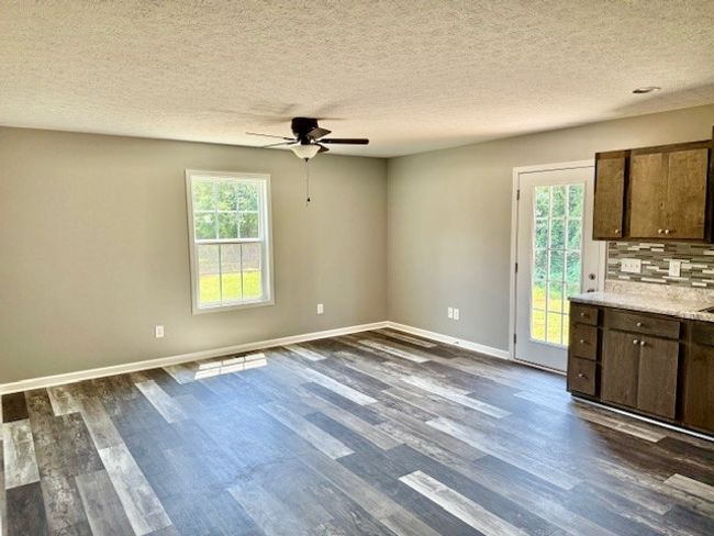 146 Hesselly Rd, House other with 3 bedrooms, 2 bathrooms and 2 parking in Decherd TN | Image 5