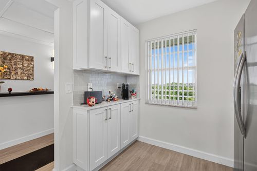 709-575 Oaks Ln, Pompano Beach, FL, 33069-3715 | Card Image