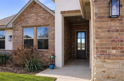 19909 Thornhaven Drive, Edmond, OK, 73012 | Card Image