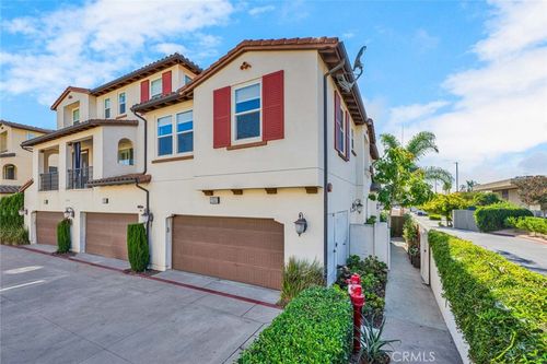 17537 Reflections Ct, Fountain Valley, CA, 92708-7719 | Card Image
