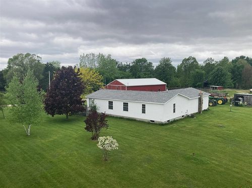 7560 W Washington Rd, Sumner, MI, 48889-9740 | Card Image