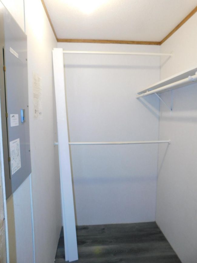 Walk in closet | Image 14