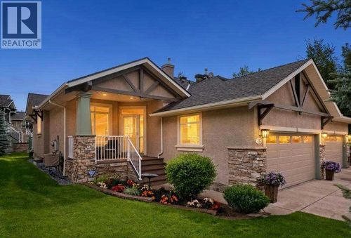 36 Discovery Woods Villas Sw, Calgary, AB, T3H5A7 | Card Image
