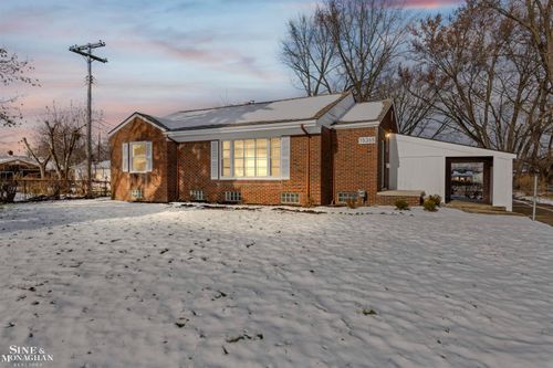 15365 Frazho Rd, Roseville, MI, 48066-5023 | Card Image