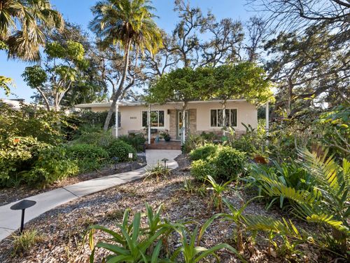 1642 Catalonia Ln, SARASOTA, FL, 34239-6818 | Card Image