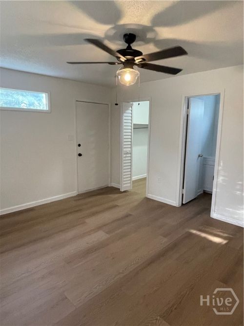 1217 E 60th St, savannah, GA, 31404-5420 | Card Image