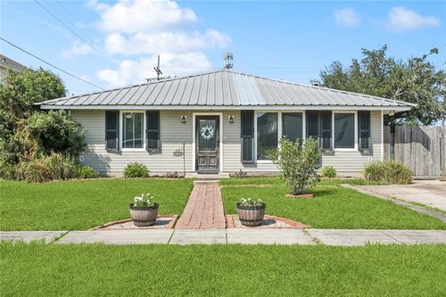 100 W Claiborne Sq, Chalmette, LA, 70043-4306 | Card Image