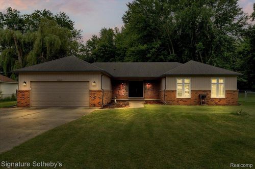 26820 Alray St, Chesterfield, MI, 48051-2712 | Card Image