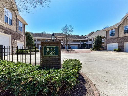 8665 Edinburgh Square Dr, Cornelius, NC, 28031-5756 | Card Image